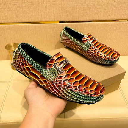 Mocassini firmati per uomo 2026 Nuovi mocassini fatti a mano 39-48 Appartamenti Casual Scarpe in pelle di serpente Mocassini da uomo comodi di lusso Scarpe taglia