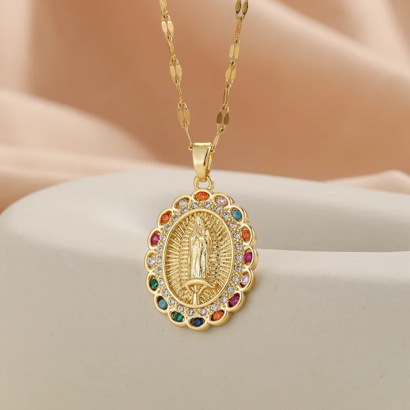 Gioielli religiosi di vendita caldi di Natale in rame con micro zirconi intarsiati Collana con ciondolo Vergine Maria per credenti maschili e femminili