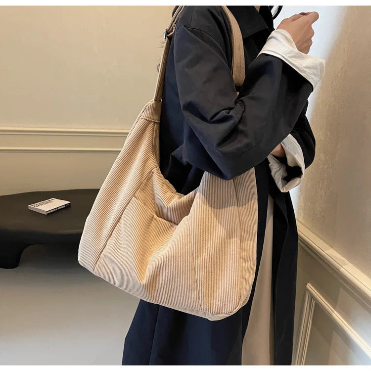 New Large Capacity Casual Crossbody Bag Simple Artistic Commuter Student Single Shoulder Bag Outdoor Leisure Women's Tote Bag PlatiNum
