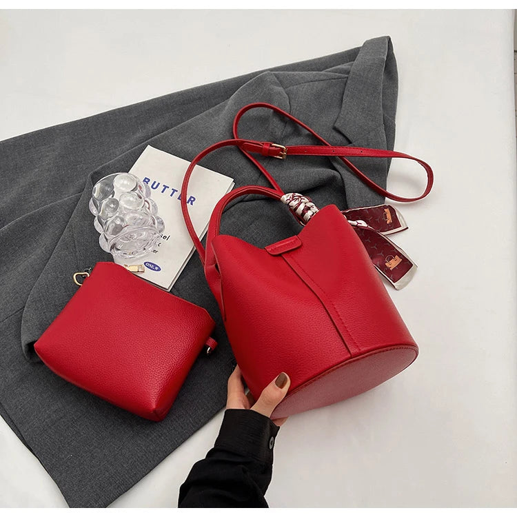 Borse a tracolla e a tracolla a secchiello in PU rosso Nero Senso del lusso Borsa a due usi da donna 2024 Moda versatile in vendita