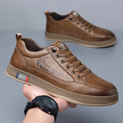 Scarpe casual da uomo alla moda Scarpe semplici da uomo retrò in vera pelle Scarpe da lavoro formali eleganti per pendolari Mocassini con consegna gratuita