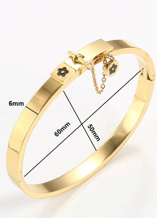 Set di gioielli di moda di lusso in acciaio inossidabile Set di gioielli da donna dorati Bracciale con ciondolo a forma di fiore Anelli per uomo Set di gioielli da donna regalo platinumshop