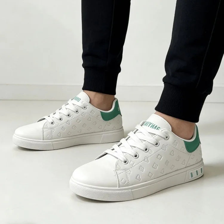 New Men Casual Shoes Summer Breathable Skate Shoes Korean Style Trendy Comfortable Versatile White Sneakers