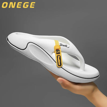 A pair of men's summer flip-flops for couples, new non-slip, wear-resistant, breathable men's slippers for outdoor wear, comfortable simple men's thick-soled shoes