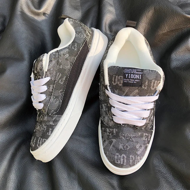 Black Gray Low-top Thick Shoe Tongue Skateboard Shoes Large Size Men Women Couple Versatile Sports Trend Versatile Board Shoes