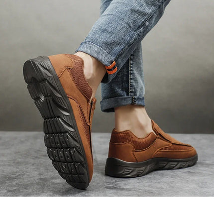Scarpe Casual in pelle da uomo mocassini traspiranti Sneakers da uomo 2024 nuove scarpe da ginnastica piatte in pelle comode da uomo scarpe da uomo