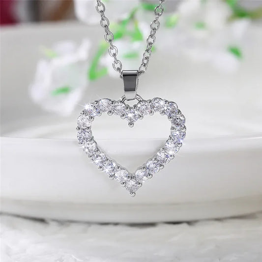 CAOSHI Collana eterna a forma di cuore Accessori con zirconi scintillanti per gioielli da donna in stile semplice e chic Regali romantici per la confessione