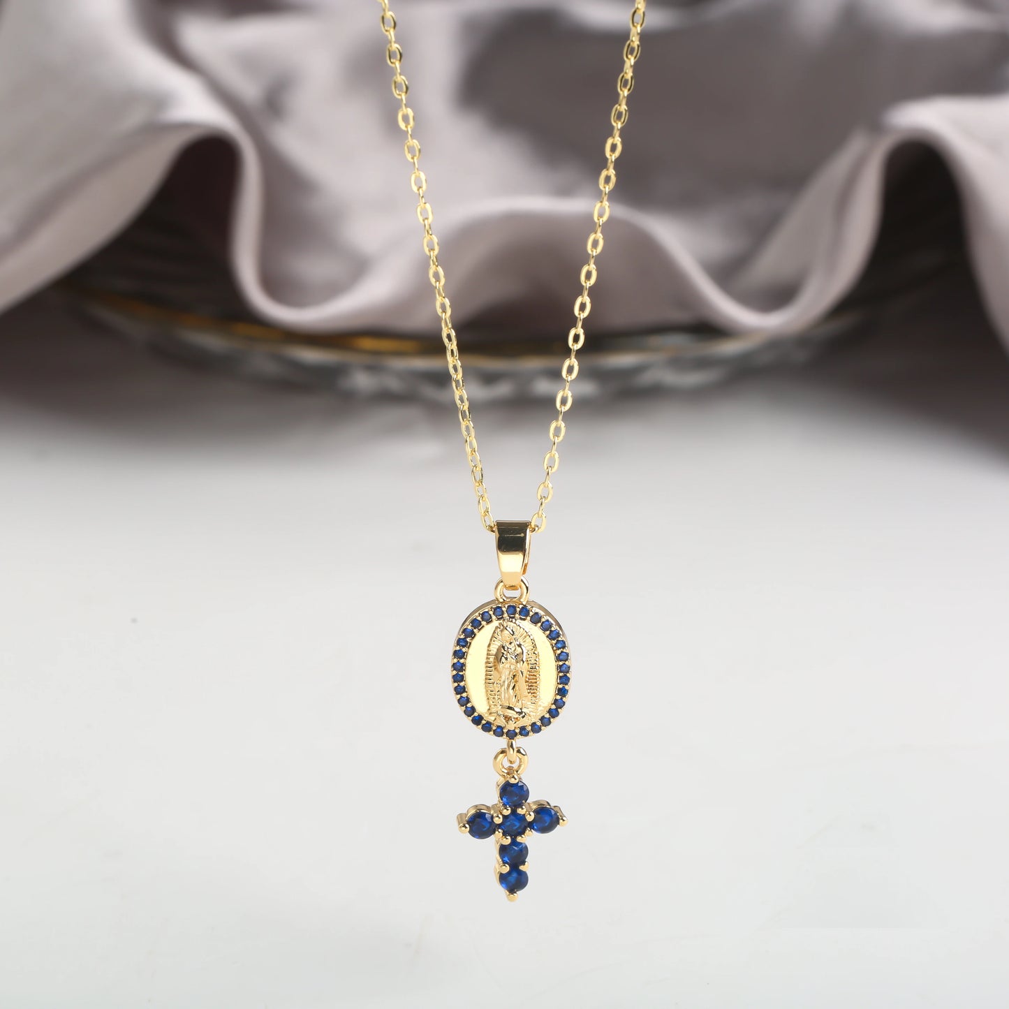 Bracciale di alta qualità Collana con ciondolo croce Vergine Maria con zirconi classici per accessori di gioielli religiosi per feste da donna e ragazza