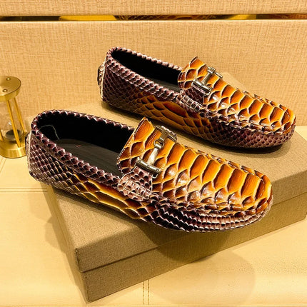Mocassini firmati per uomo 2026 Nuovi mocassini fatti a mano 39-48 Appartamenti Casual Scarpe in pelle di serpente Mocassini da uomo comodi di lusso Scarpe taglia