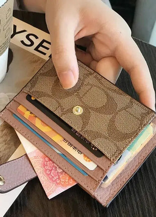 Portacarte Ultrasottile Stile Ins con Monogramma, Mini Portafoglio Corto alla Moda per Donne, Porta Carte e Documenti con Applicazioni