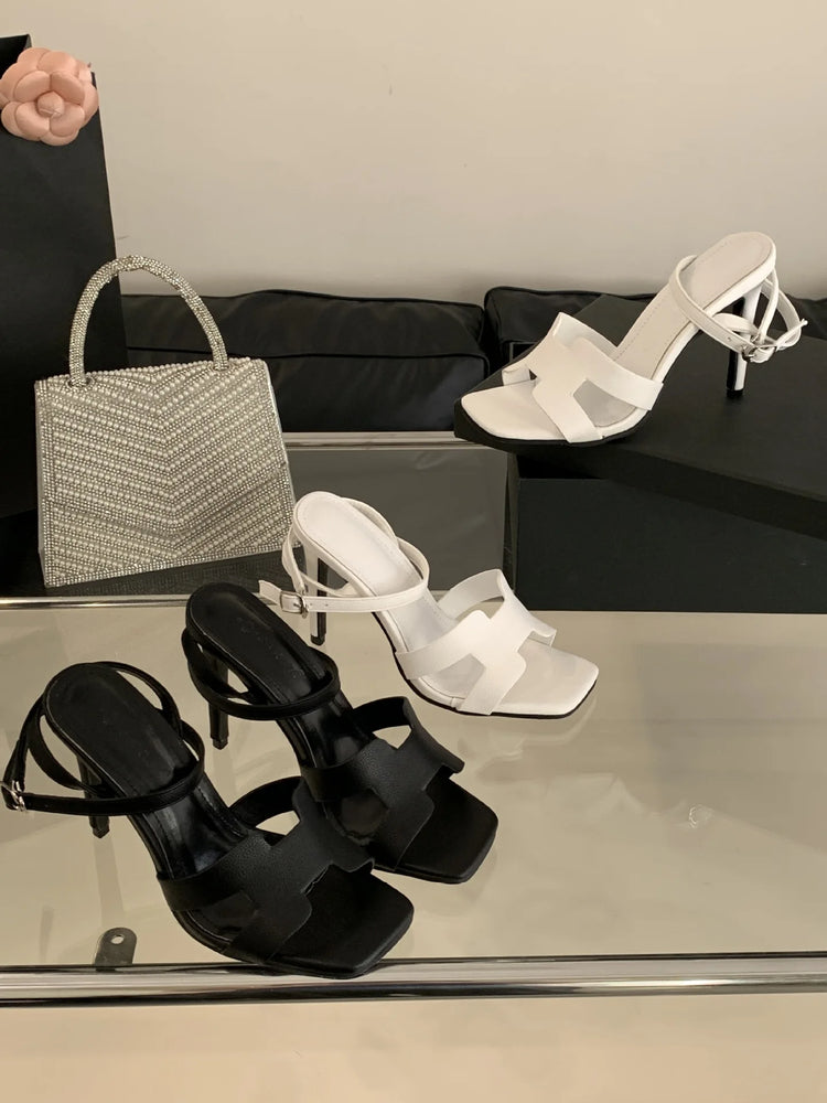 Alionly 2026 Nuova Moda Estiva Sandali Open Toe Donne Fibbia In Metallo Banda Stretta Sottile Tacco Basso Gladiatore Scarpe Da Festa