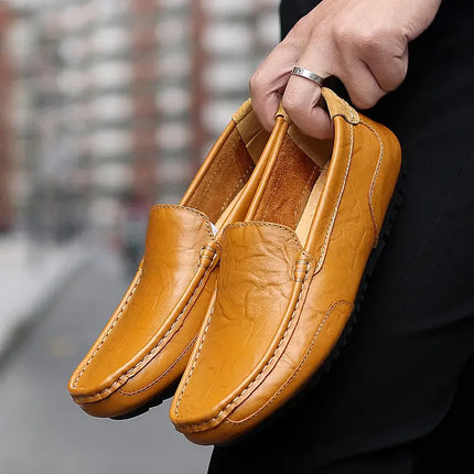 Mocassini da Uomo Estivi 2026 in Vera Pelle di Lusso, Scarpe Casual Traspiranti con Intaglio, Slip-on da Guida