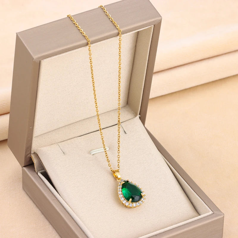 Nuovo In Vintage Light Luxury Green Water Drop zircone collana con ciondolo In cristallo per donna elegante catena da collo In acciaio inossidabile femminile