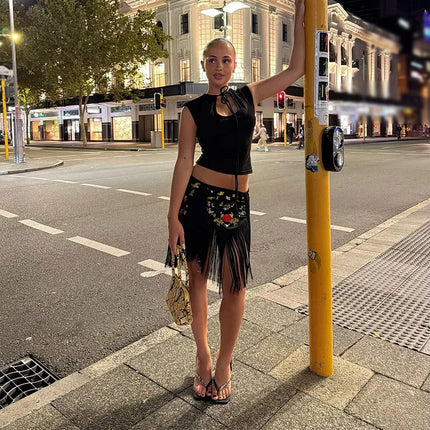 Minigonna Chic da Donna con Ricami e Frange, Modello Irregolare a Fiori, Collezione Estate 2026, per Vacanze e Streetwear