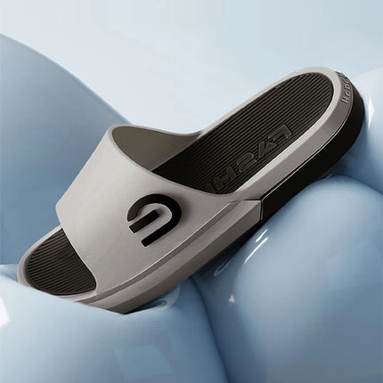 Pantofole da uomo alla moda Suola morbida in PVC Scivoli antiscivolo Infradito da spiaggia casual all'aperto Pantofole da bagno per la casa Nuovo sandalo