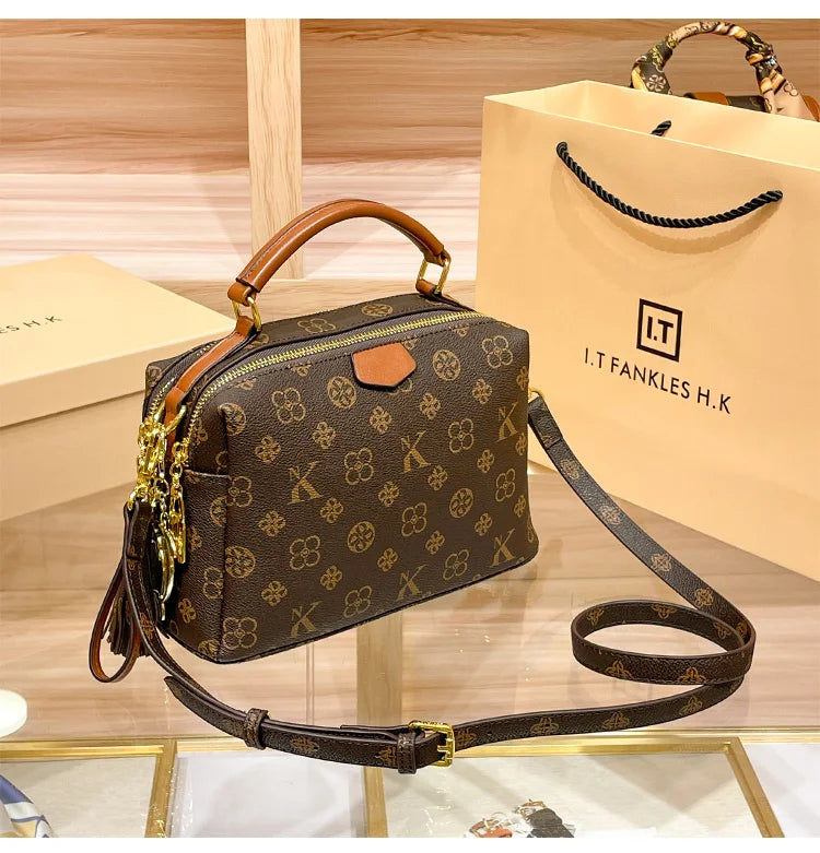 Women's handbag 2025 new autumn and winter designer shoulder crossbody bag, fashionable and high-end pillow bag PlatiNum