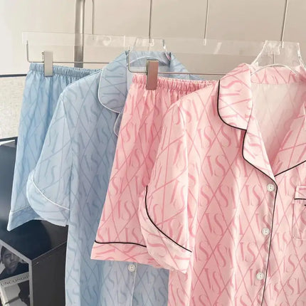 2024 NUOVI Pigiami da donna Set Pigiama di seta in raso di lusso Manica corta Indumenti da notte Per il tempo libero Vestiti per la casa Pigiami da notte per le donne platinumshop