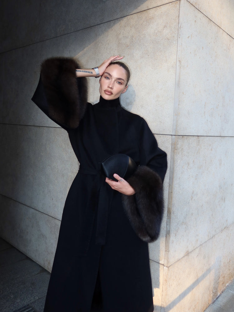 Lady Long Wool Blend Coat Stand Collar Faux Fur Cuffs Belted Waist Loose Oversized Maxi Wrap Outerwear Elegant Winter Overcoat