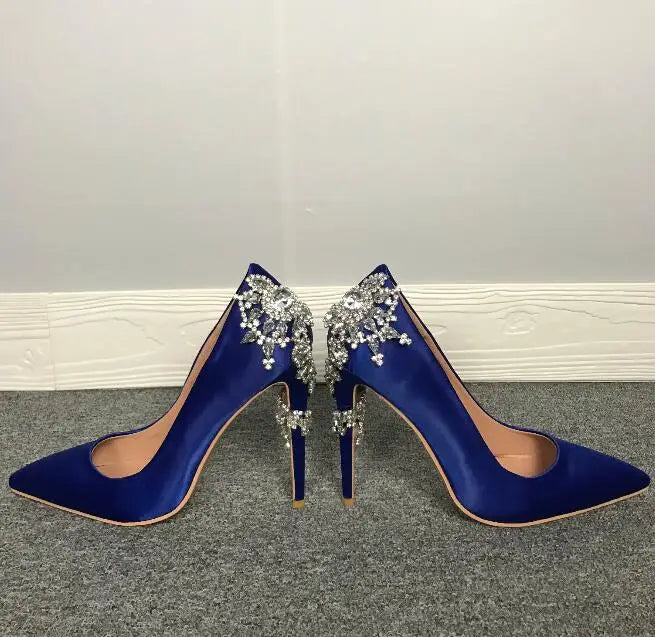 GlitterTwine Diamanti Fiore Tacco alto Décolleté blu royal Tacco alto in cristallo Party Donna Strass Décolleté in seta blu Scarpe da sposa
