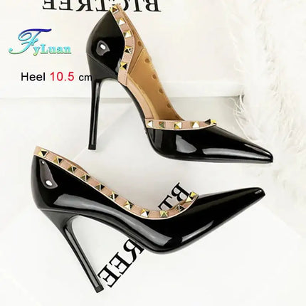 2025 Nuovo Sexy Nero Sottile Tacchi Alti 10.5 Centimetri Scarpe da Donna Testa A Punta Rivetto Pompe da Donna in Pelle Verniciata Stiletto Scarpe da Discoteca platinumshop