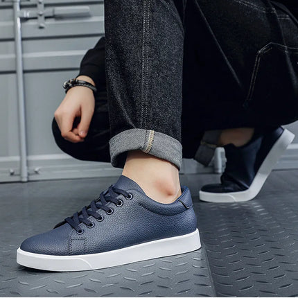 2026 New Fashion Mens Casual Shoes Genuine Leather Designer Lace-up Sneakers High Quality Outdoor walking Mocassin Footwear