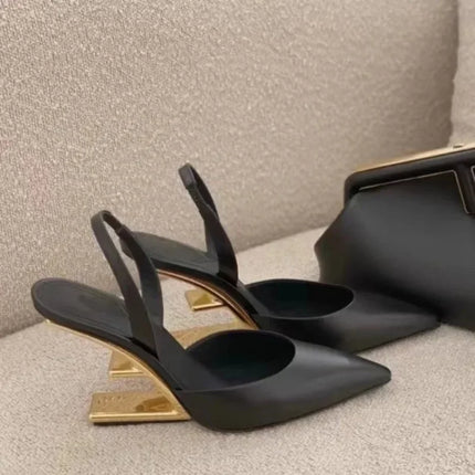 Estate Tacchi strani Scarpe da donna Design tinta unita Scarpe da donna con cinturini posteriori da viaggio Punta a punta Moda Zapatos Para Mujere