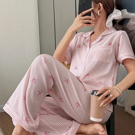 Set Pigiama da Donna con Stampa a Righe e Fiocco, Completo Estivo con Maglietta a Maniche Corte e Pantaloni, Comodo Abbigliamento da Notte e Loungewear