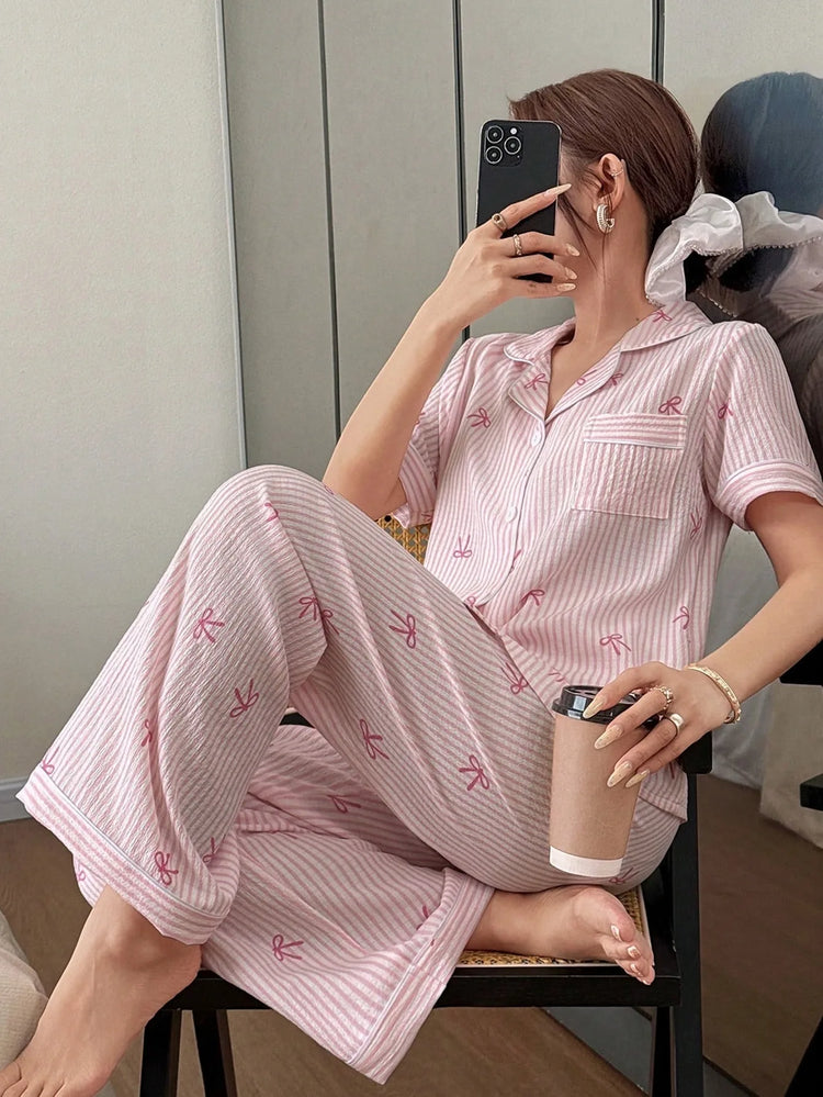 Set Pigiama da Donna con Stampa a Righe e Fiocco, Completo Estivo con Maglietta a Maniche Corte e Pantaloni, Comodo Abbigliamento da Notte e Loungewear