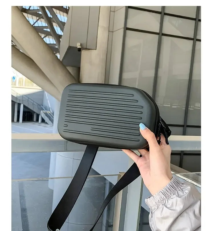 Borsa a tracolla rigida nera, leggera e portatile, per adulti, ideale per il trasporto quotidiano, lo shopping, le brevi camminate all'aperto e l'uso quotidiano.