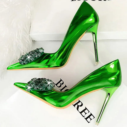 Donne 10.5cm tacchi alti in pelle lucida Drag Queen banchetto Dress Pumps Lady Luxury Crystal Bow Stiletto Blue Green Red Prom Shoes
