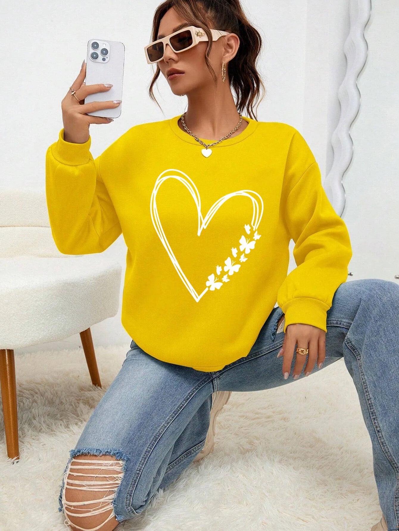 The Great Love At The Edge Of Butterflies Design Sweatshirt Women Fleece Crewneck Clothes Street Autumn Pullover Soft Sportswear