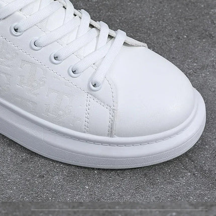 2026 Men's Casual Shoes Spring and Autumn Flat-soled Casual Leather Shoes Sports Shoes Black and White Men's Thick-soled Shoes