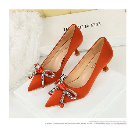 2025 nuevos tacones altos de 10 cm, zapatos de mujer con lazo de diamantes de imitación, punta puntiaguda, tacón de seda, zapatos de salón de mujer, tacón de copa de vino, zapatos de fiesta de primavera con tacón de aguja