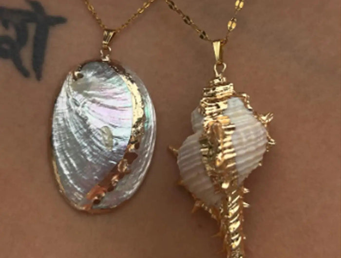Retro Gold-Tone Shell Pendant Necklace Unique Layered DIY Fashion Jewelry for Women Perfect for Beach Vacations Gift Idea PlatiNum