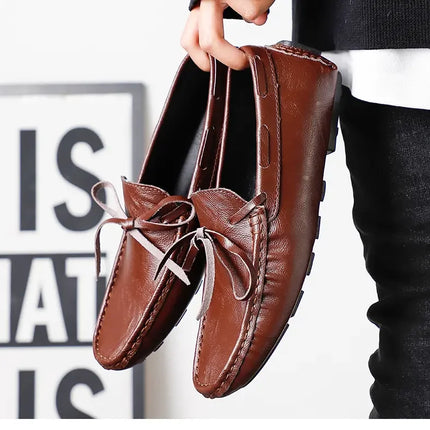 Nuovi mocassini casual Mocassini di marca con suola morbida da uomo Scarpe primaverili in pelle Comode scarpe casual da passeggio per esterni con fondo piatto