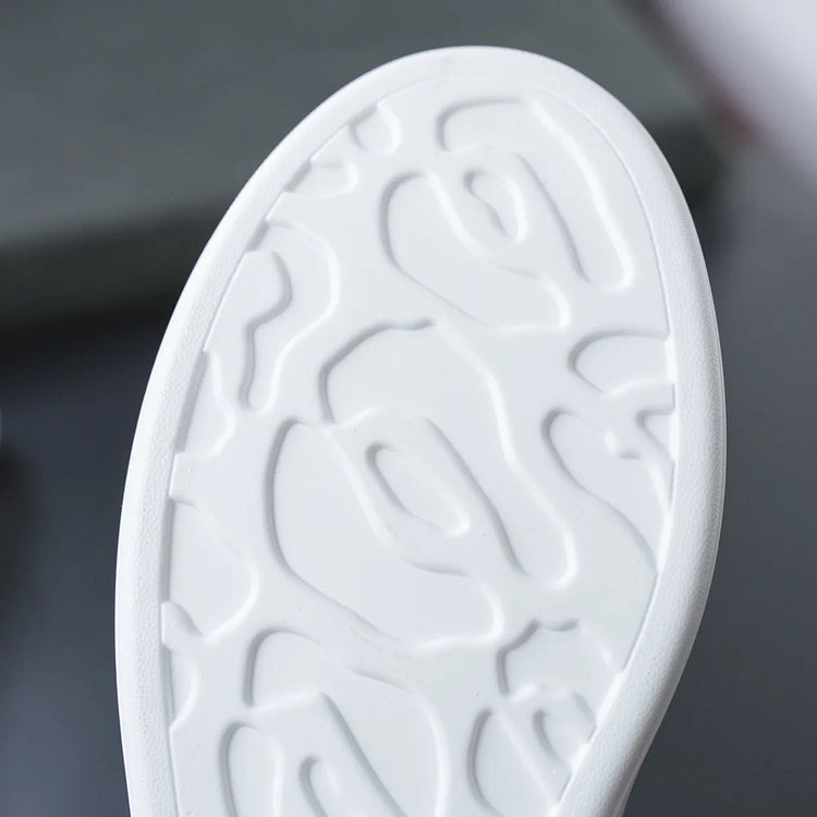 Couple white Shoes men 2024 new men's shoes trendy sports shoes  board shoes letters casual leather shoes white soft-soled shoes