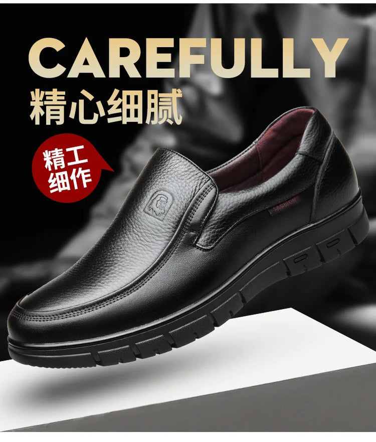 Scarpe estive nuove da uomo in pelle con suola morbida Scarpe basse casual Scarpe da passeggio per esterni Scarpe comode in morbida pelle alla moda Mocassini