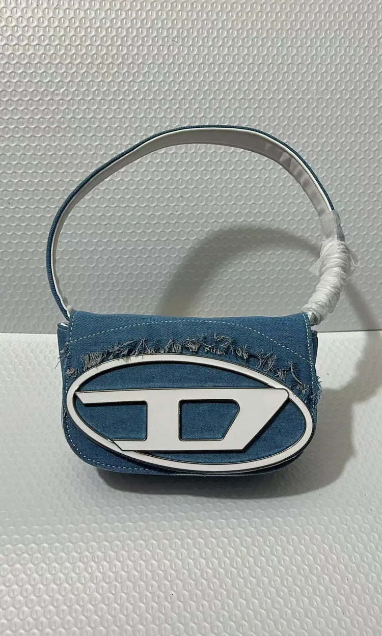 Borsa a Tracolla in Pelle PU Effetto Specchio Argento Lucido con Decorazione Ovale in Rilievo, Tracolla Staccabile, Mini Borsetta Futuristica da Donna