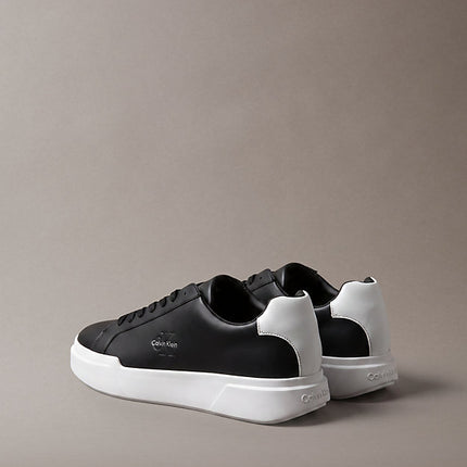 chunky sneakers ad alta trazione e resistenza in pelle black/white/black da uomini calvin klein