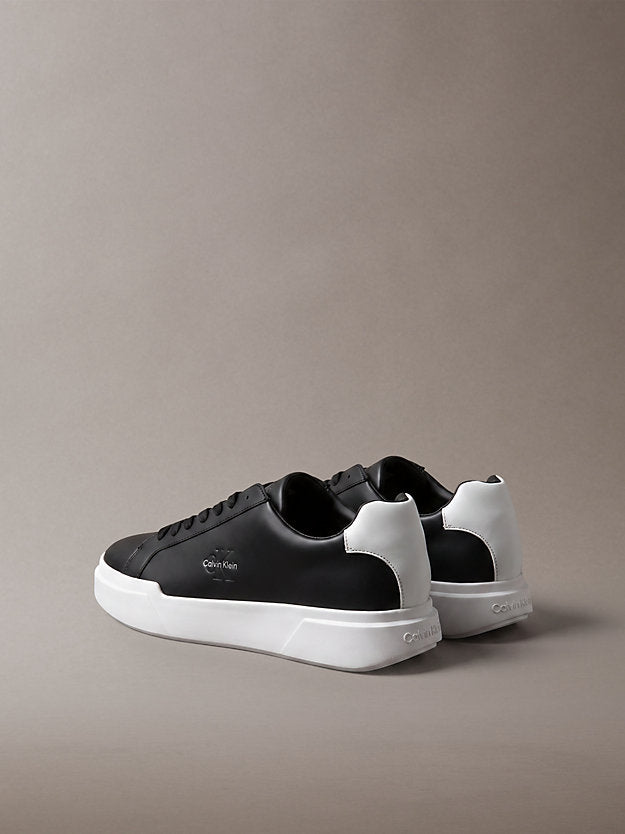 chunky sneakers ad alta trazione e resistenza in pelle black/white/black da uomini calvin klein