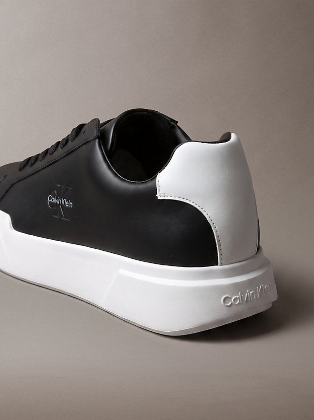 chunky sneakers ad alta trazione e resistenza in pelle black/white/black da uomini calvin klein