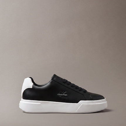 chunky sneakers ad alta trazione e resistenza in pelle black/white/black da uomini calvin klein