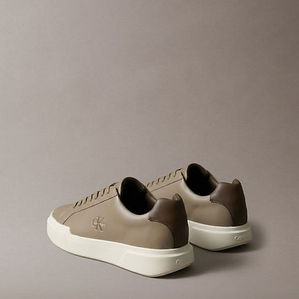 chunky sneakers ad alta trazione e resistenza in pelle desert taupe/mocha da uomini calvin klein