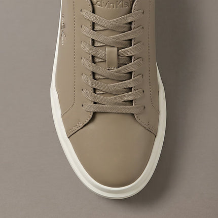chunky sneakers ad alta trazione e resistenza in pelle desert taupe/mocha da uomini calvin klein