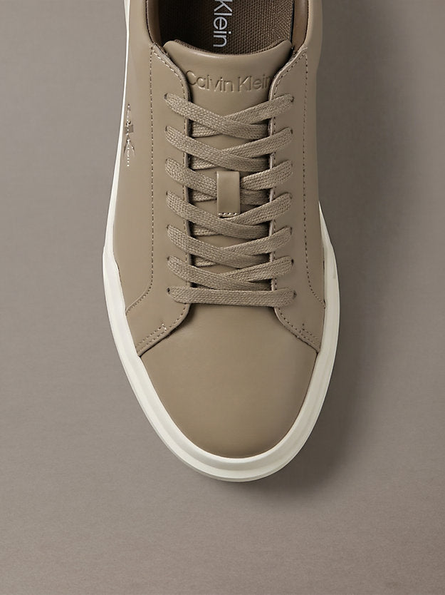 chunky sneakers ad alta trazione e resistenza in pelle desert taupe/mocha da uomini calvin klein