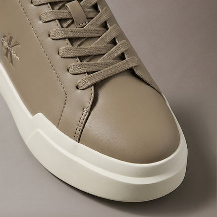 chunky sneakers ad alta trazione e resistenza in pelle desert taupe/mocha da uomini calvin klein