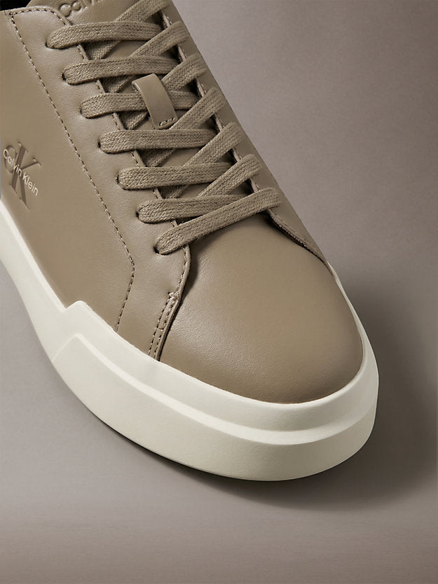 chunky sneakers ad alta trazione e resistenza in pelle desert taupe/mocha da uomini calvin klein