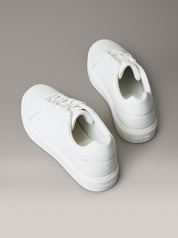 ck baseline - sneakers in pelle con logo triple bright white da uomini calvin klein